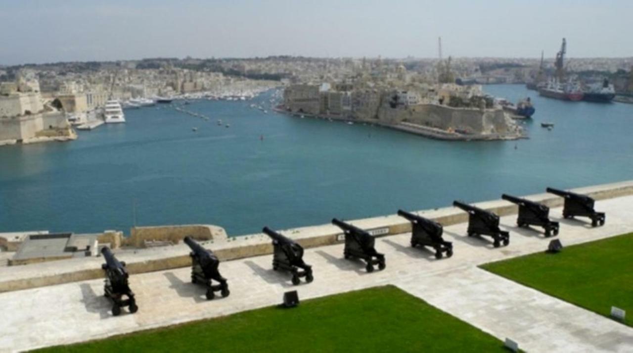 Villa Naxxar Malta エクステリア 写真