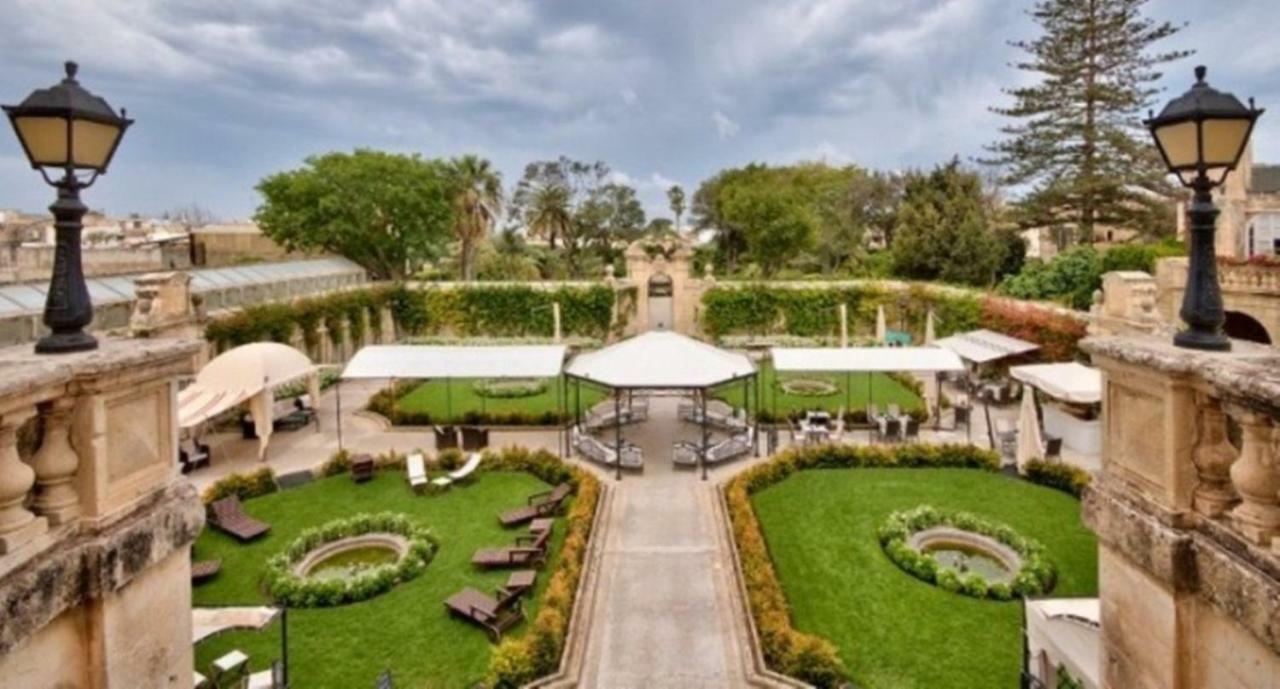 Villa Naxxar Malta エクステリア 写真