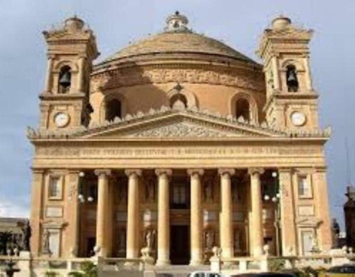 Villa Naxxar Malta エクステリア 写真